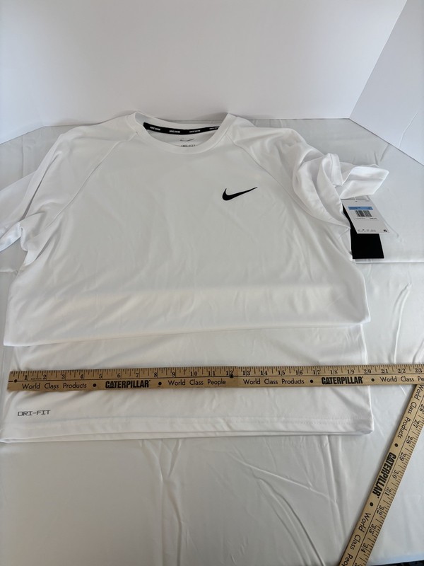 NWT NIKE Mens Essential Hydroguard Swim T-Shirt White UPF 40+ NESSA586-100 Med gallery