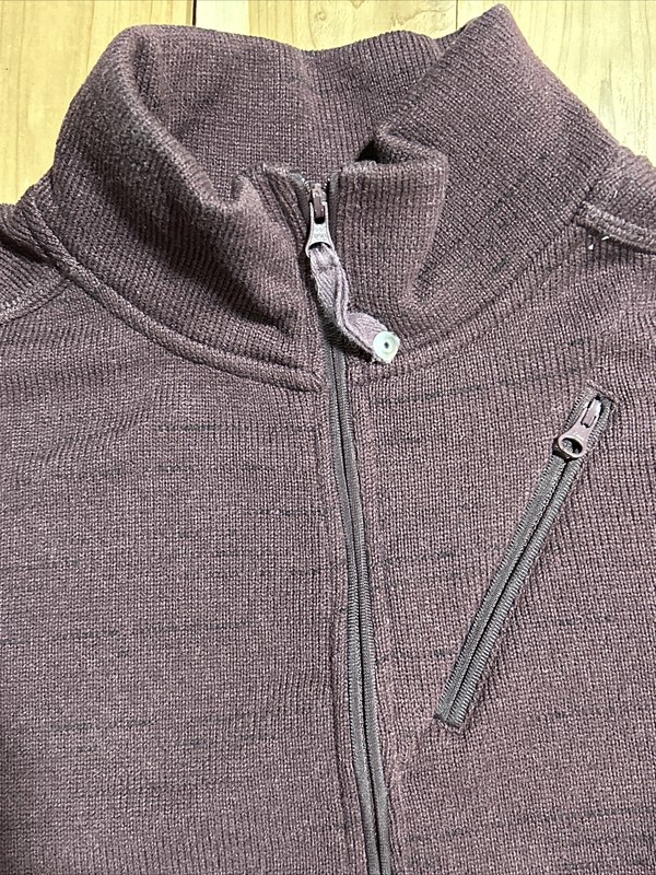 Men’s Ascend Half Zip Maroon/ Taupe Small Long Sleeve Pullover 100% Polyester gallery