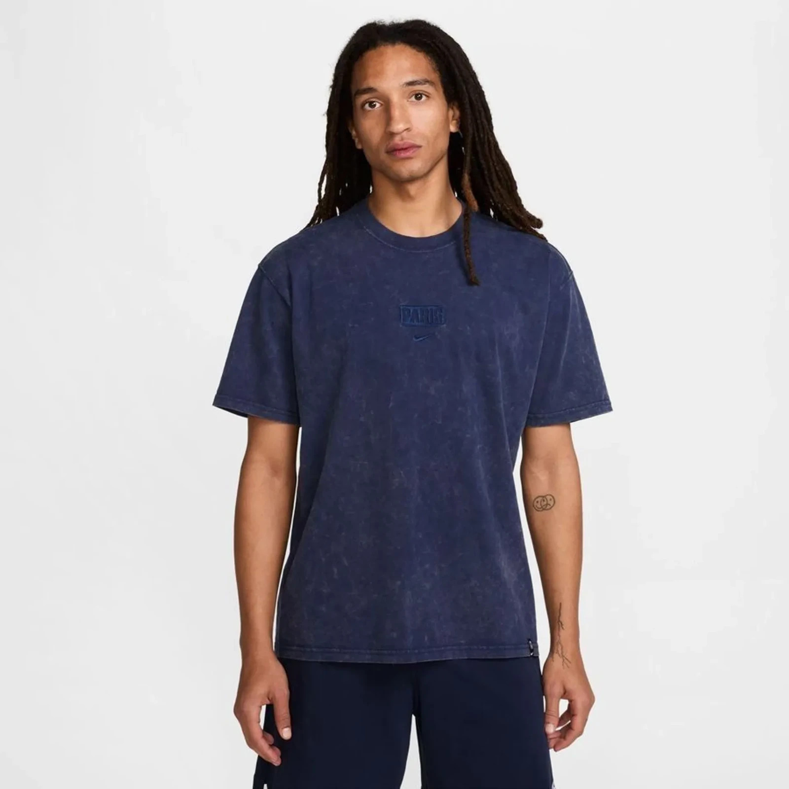 NIKE PSG Mens Blue & Black Premium Essential Short Sleeve T-Shirt XL BNWT C850 gallery