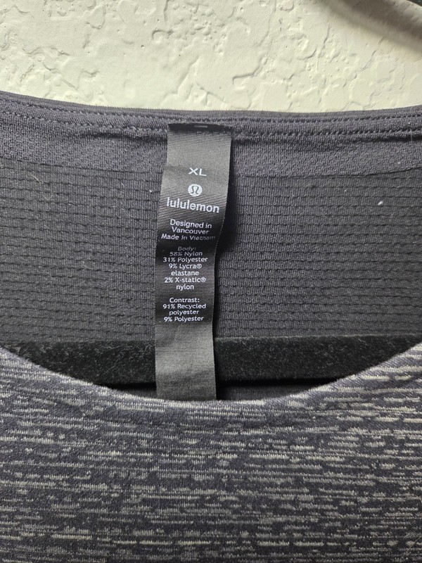 Mens Lululemon x Barry's Bootcamp Metal Vent Tshirt Charcoal/Black Sz XL EUC gallery