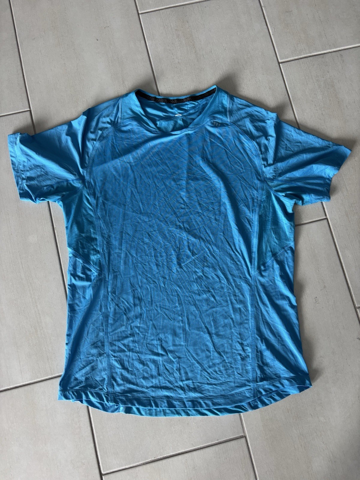 Lululemon Men Cadence Tee Shirt Color Royal Blue Size Medium Four Way Stretch gallery
