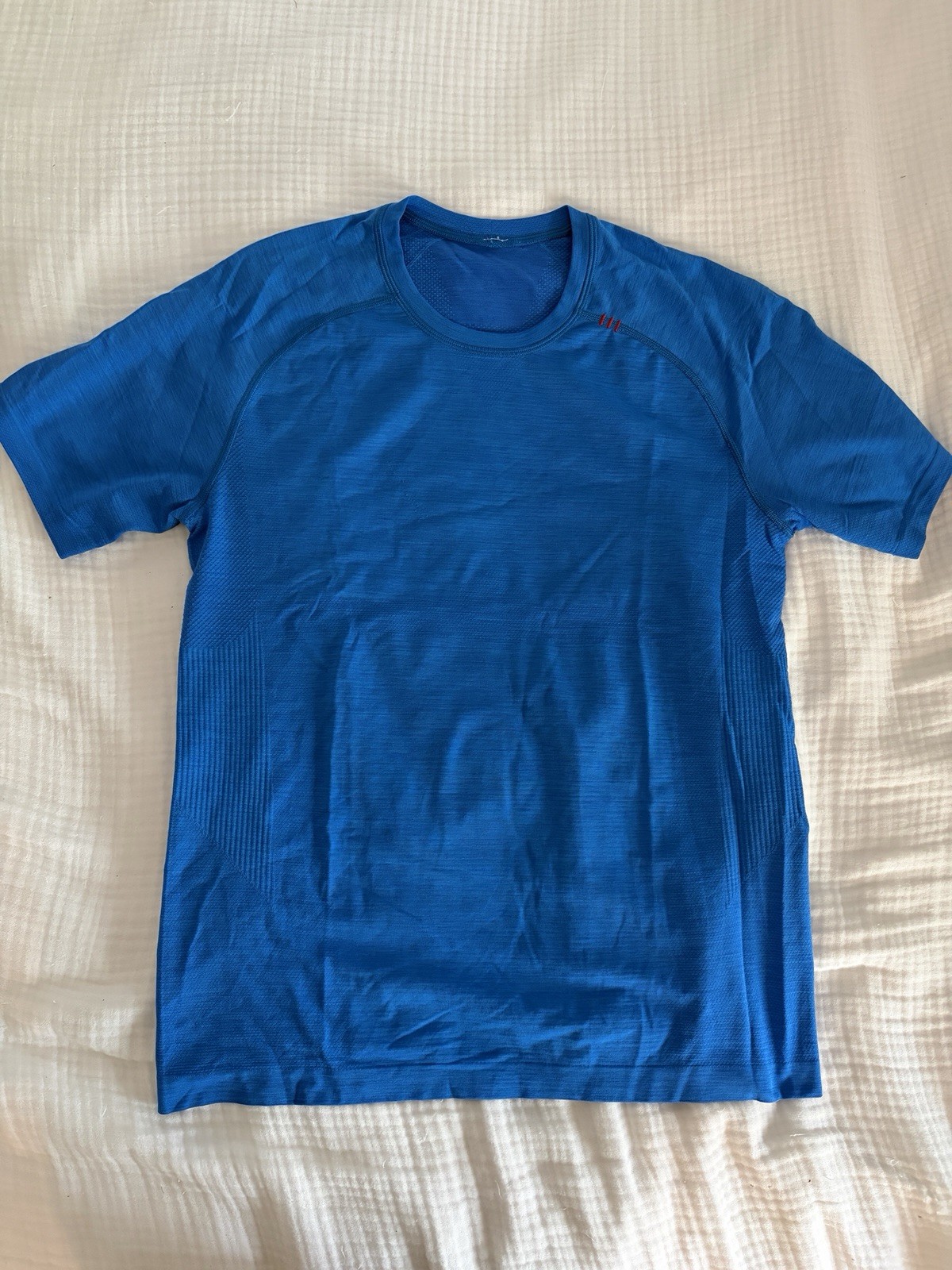 Lululemon Metal Vent Short Sleeve, Size Medium gallery