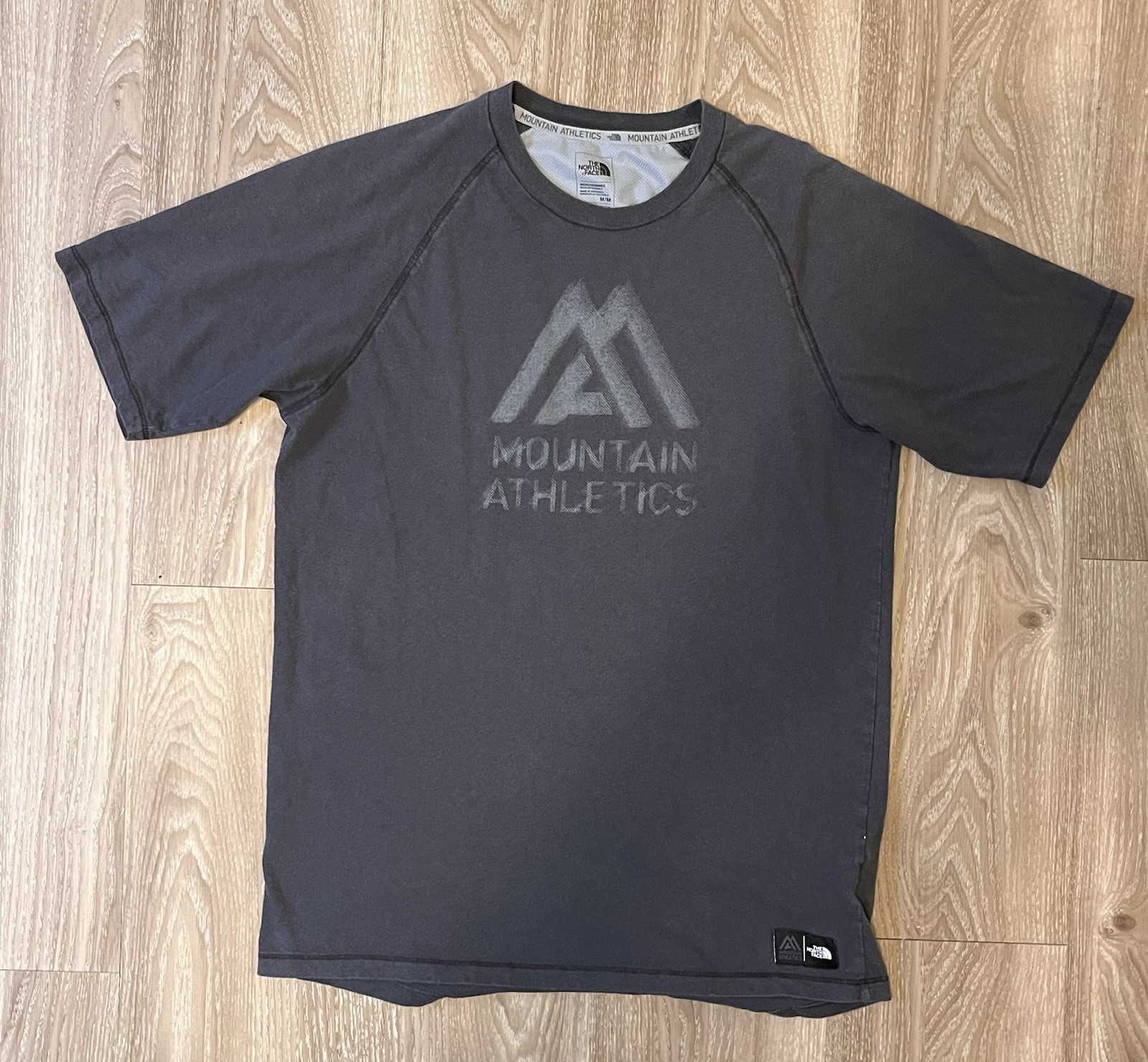THE NORTH FACE Men's Mountain Athletics Performance GRAY T-Shirt Size Mens M gallery