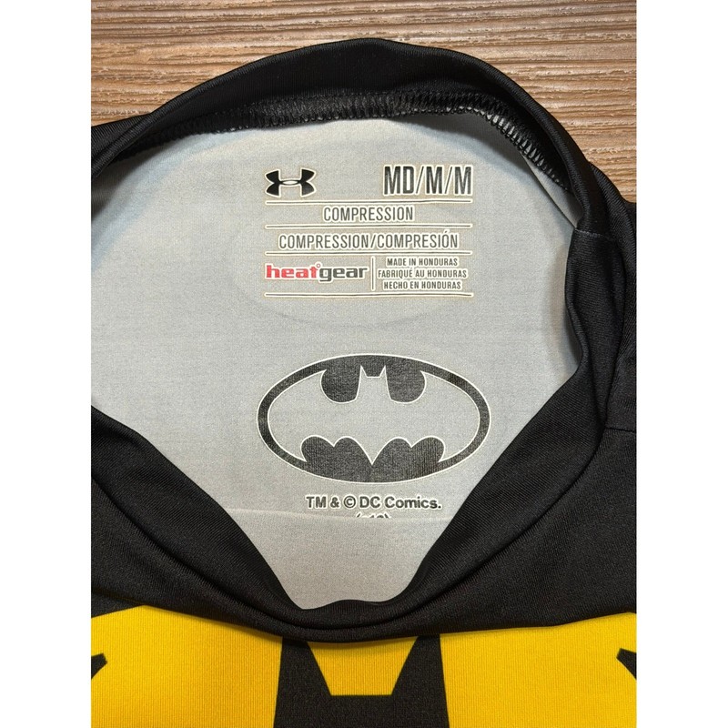 Under Armour Batman Heat Gear Compression Shirt Mens Black Yellow Stretch Sz M gallery