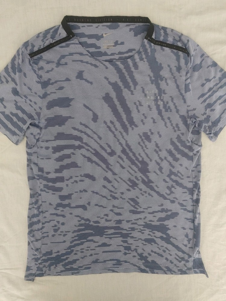 Nike Running Division Shirt Medium Blue Light Marine Camo Rise 365 DM4636-548