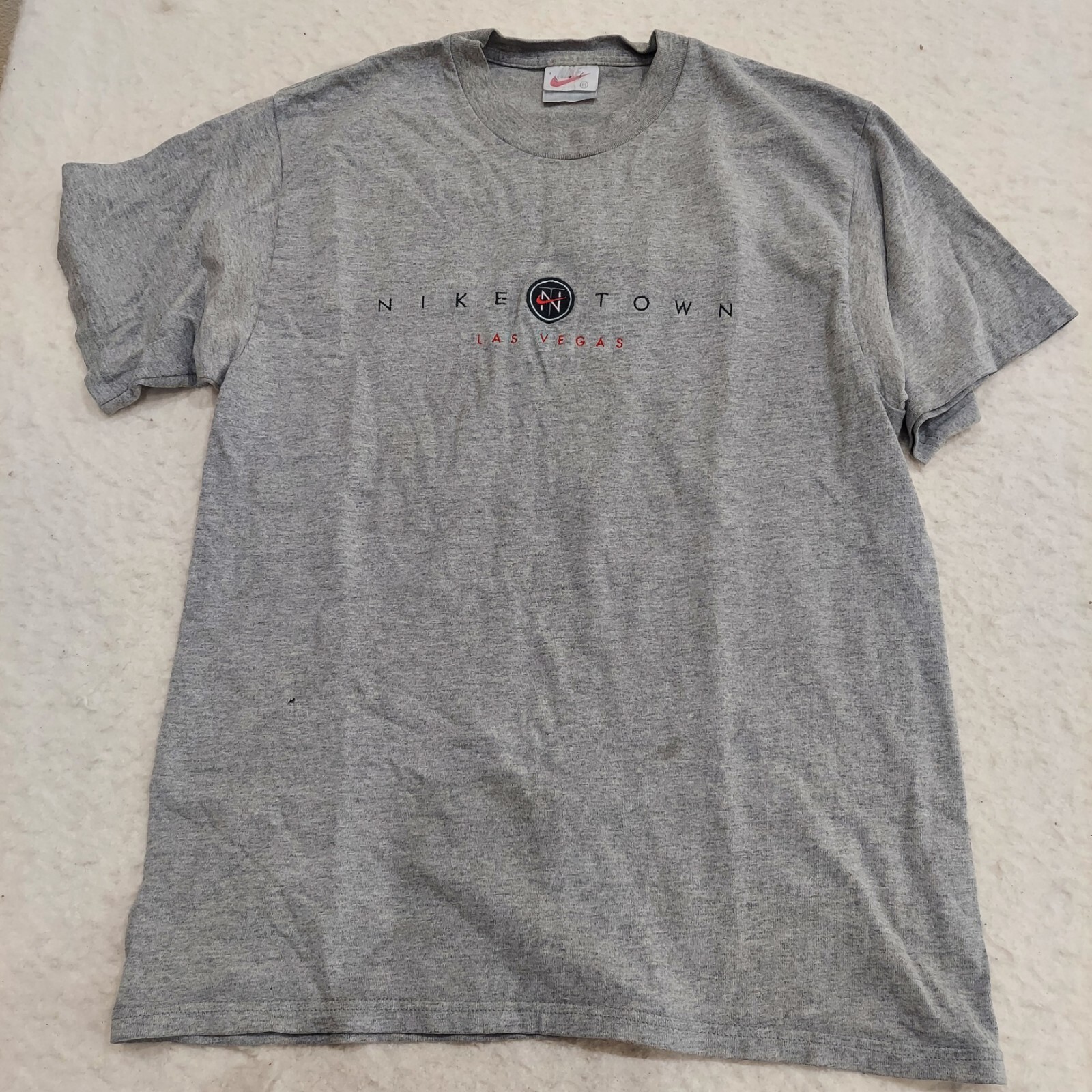 Vintage Nike Town Las Vegas T-Shirt Mens Size Medium Gray Embroidered Y2K gallery
