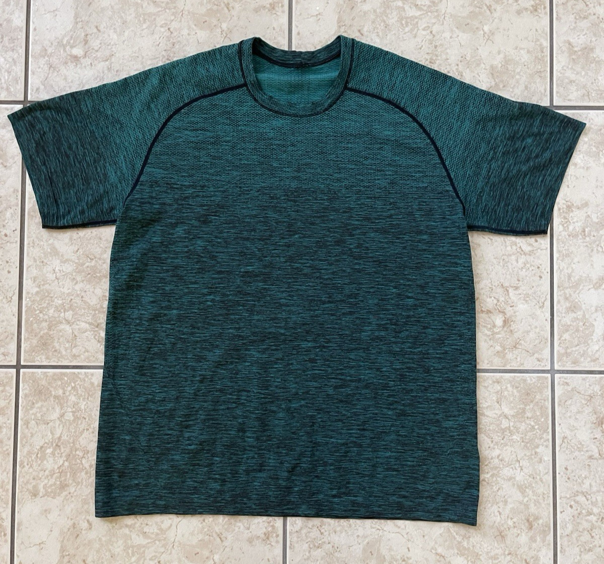 Lululemon Sports Metal Vent Tech Men’s Short Sleeve XL Running Training Race Top gallery