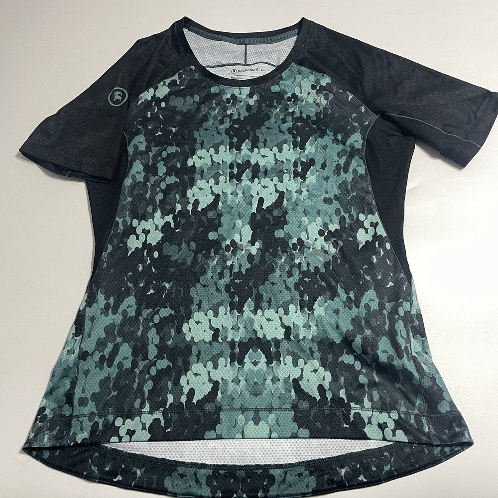 Backcountry Womens M Short Sleeve Performance Shirt Camo Black Blue