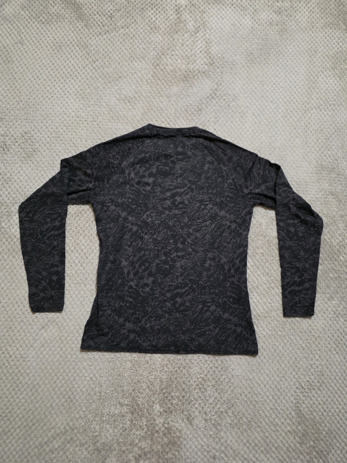 Men's Gymshark Long Sleeve Top Spellout Army Pattern NWOT Black/Brown Size M gallery