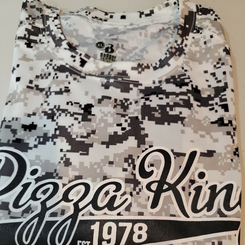 BADGER SPORTS WHITE BLACK SHIRT CAMO PIZZA KINGS EST. 1978 MENS SIZE XL...D5 gallery