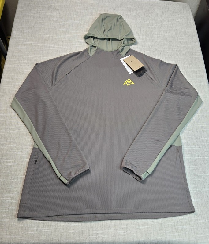NIKE Trail Running Top Medium Mens UV Dri-Fit Brown Green Hooded Long Sleeve gallery