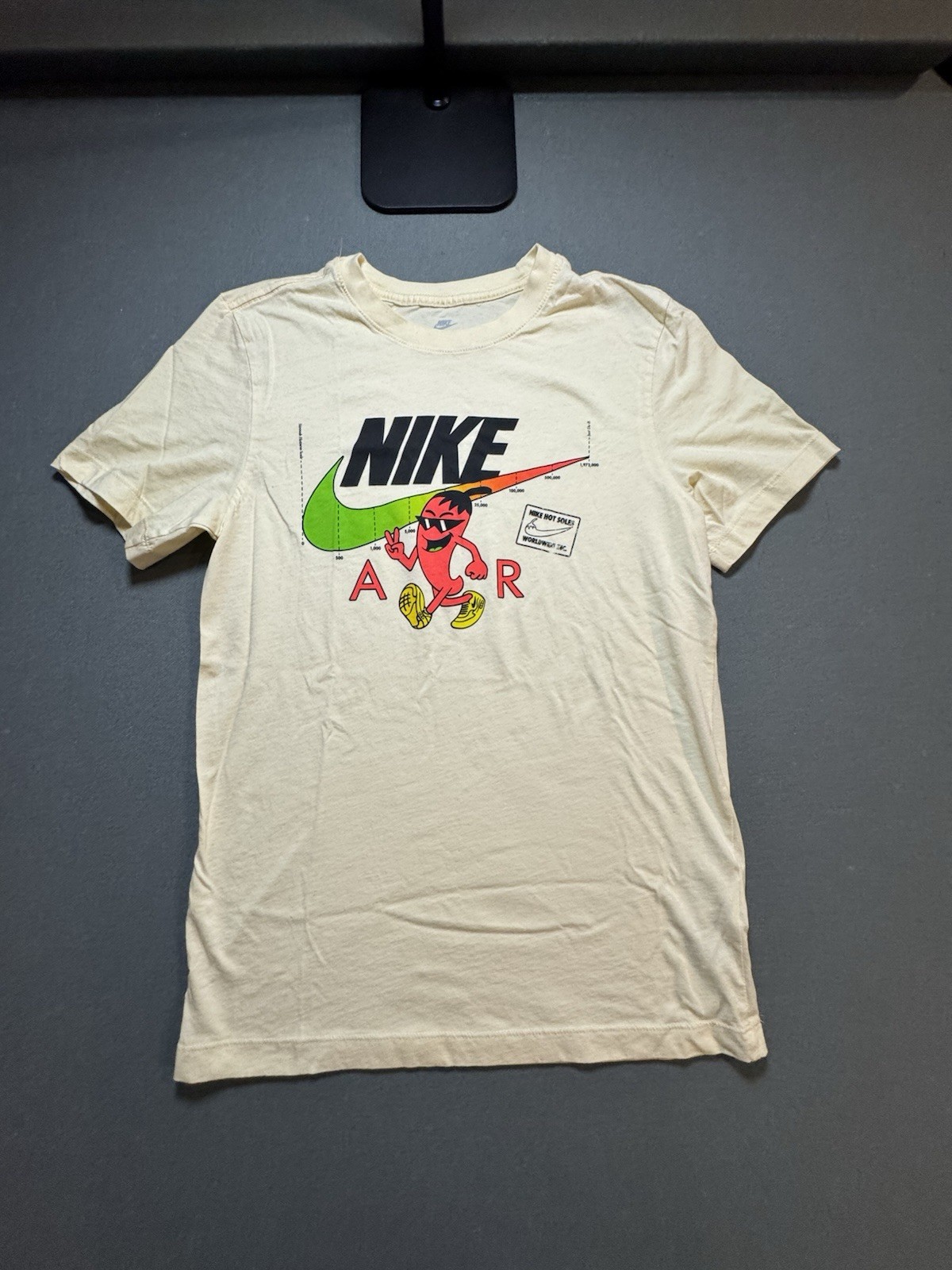 Nike Men's Dri-Fit Chili Pepper Nike Air T-Shirt Tan Size S gallery