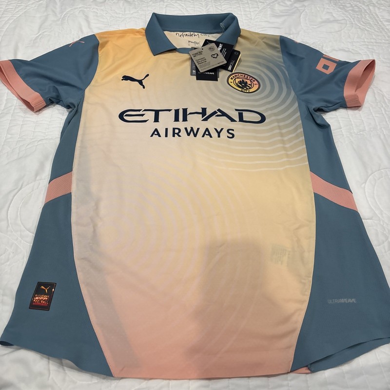 PUMA Medium Manchester City F.C. Fourth Collared Soccer Jersey Pink NWT gallery