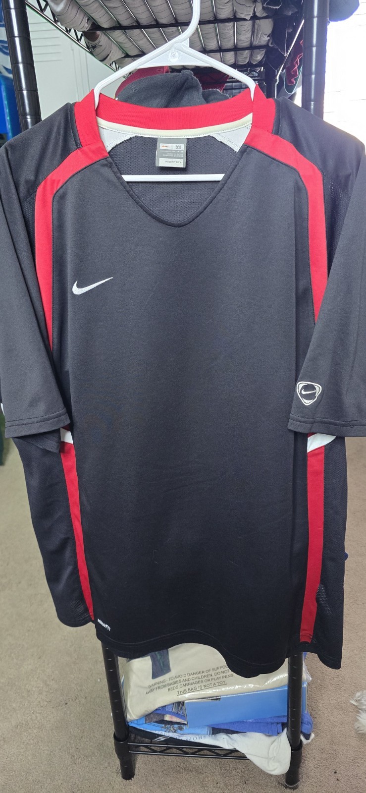 Nike Fit Dry 100% Polyester RN#56323 Size XL Multicolor 31X23 gallery