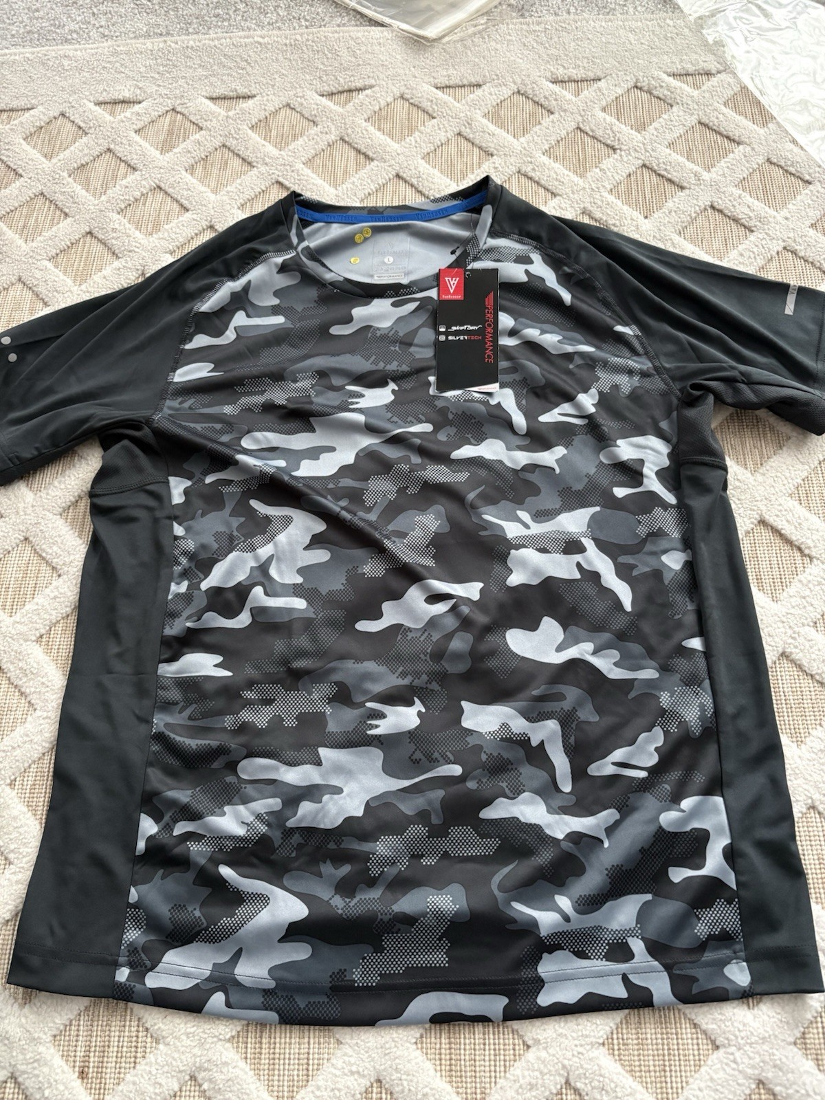 Van Heusen Performance Men's Camouflage Crew Neck Short Sleeve T-Shirt L gallery