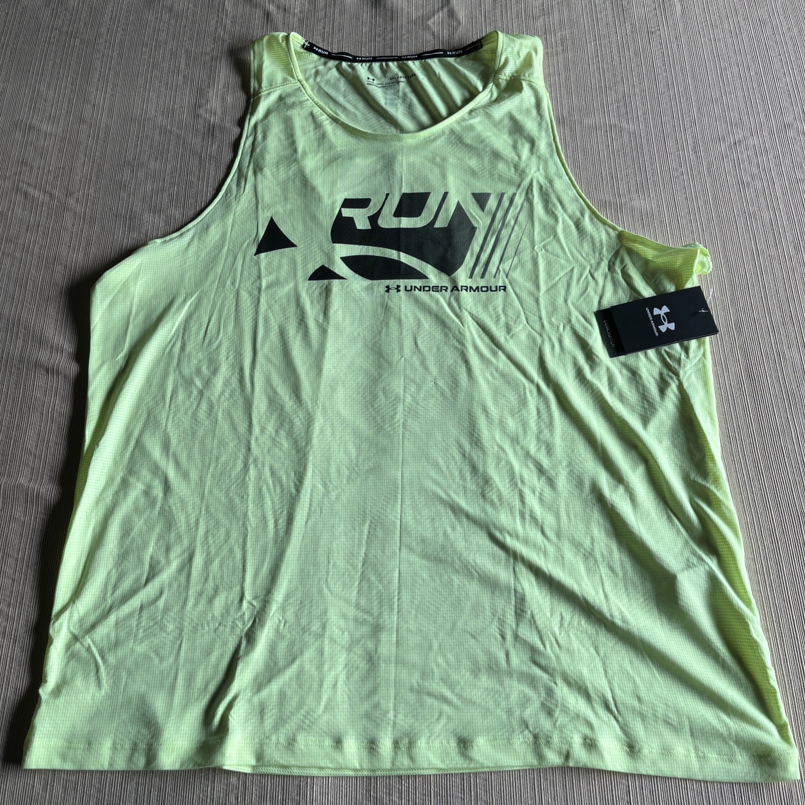 Under Armour CoolSwitch Run Singlet Men’s 2XL Yellow Fitted Tank 1371130 NWT $40 gallery