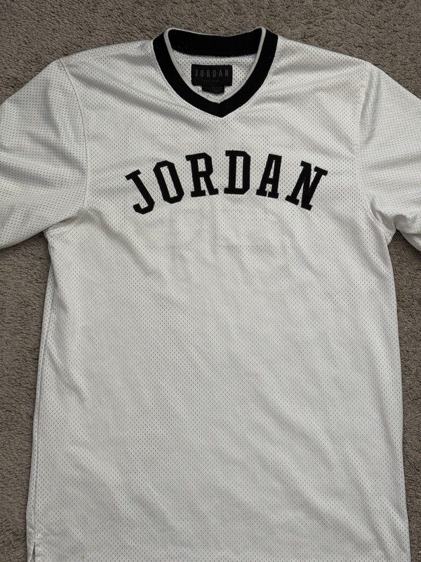 NIKE Jordan Air Mesh Gym White Thick Jersey Mens Size Medium gallery