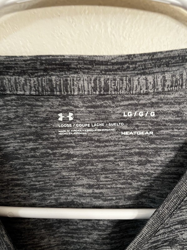 Under Armour Notre Dame Men’s Medium Heat Gear Loose Fitting Tee Gray White gallery