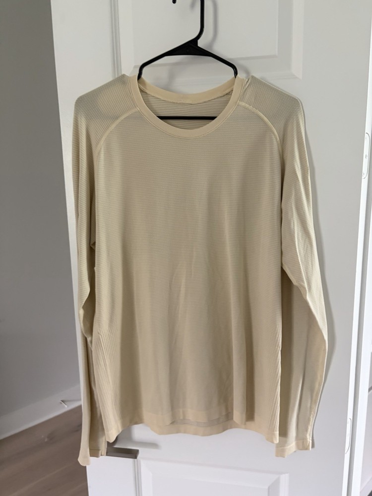 Lululemon Men's Metal Vent Tech Long Sleeve. Pale Yellow. L. GUC