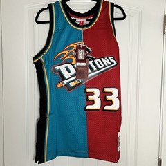 MITCHELL & NESS NBA SPLIT SWINGMAN JERSEY DETROIT PISTONS 1999 GRANT HILL LARGE