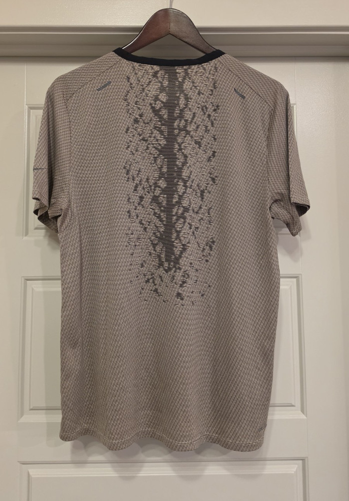 Men's Activewear Breathable Polyester Crew Neck Geometric T-Shirt Size M