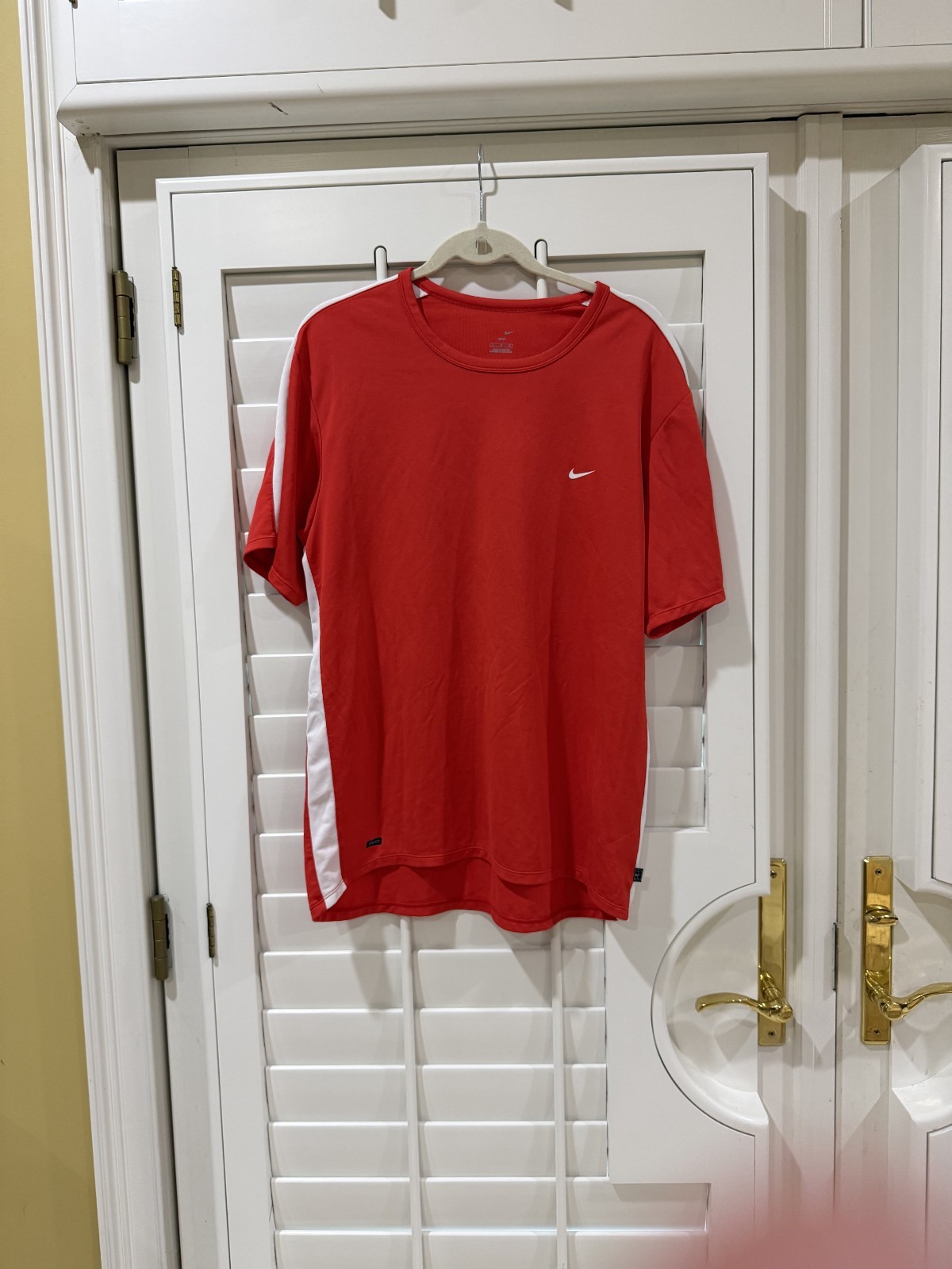 NIKE MENS LARGE DRI-FIT SHORT SLEEVE T-SHIRT LOOKS UNWORN FOR TENNIS AND MORE gallery