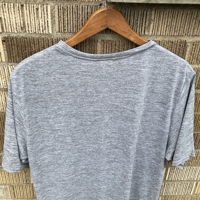 Patagonia Mens Medium Capilene Cool Daily Short Sleeve Feather Grey T-shirt NWT gallery