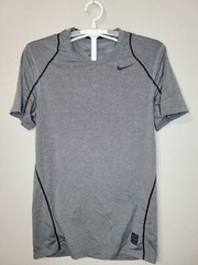 *1/2 OFF* Nike Pro Dri Fit Men Small Fitted Athletic Gray Short Sleeve Shirt S44