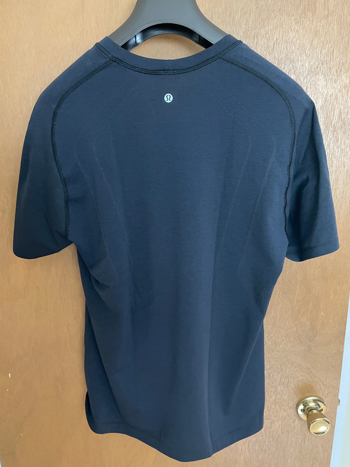 Lululemon Metal Vent Tech Men's Short Sleeve Shirt - Deep Navy/Black XL gallery