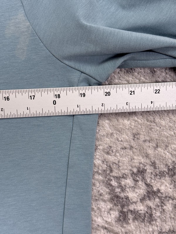 On Cloud Focus Long T XS Mens Blue Long Sleeve Crew Neck Athletic Pullover gallery