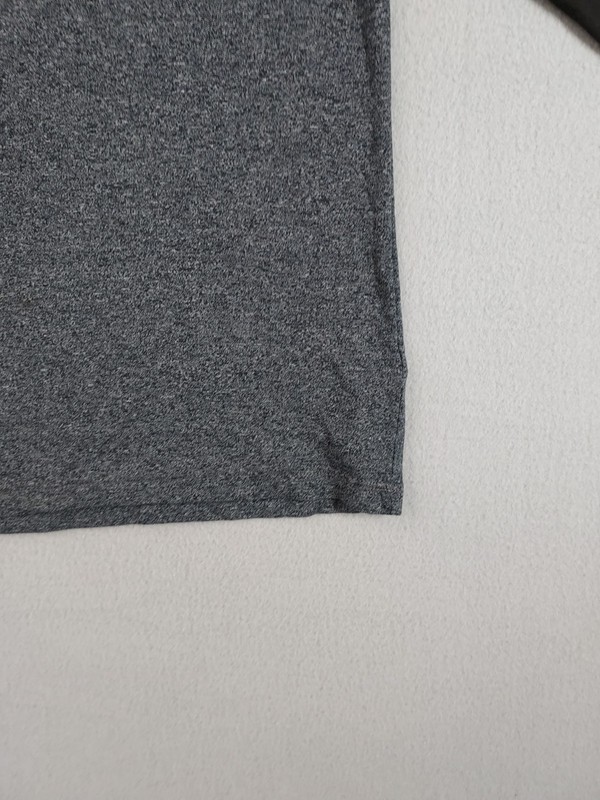 Old Navy Men Athletic Top M Black Gray Crew Neck Long Raglan Sleeve Logo Active gallery