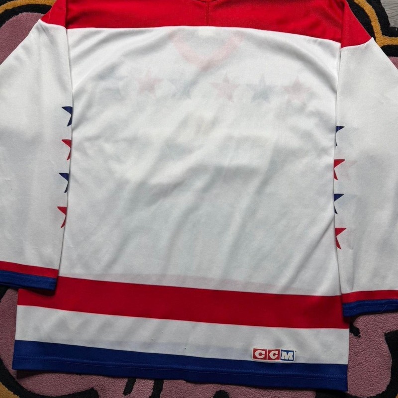 Vintage 80’s CCM Washington Capitals NHL Hockey Jersey Size Large White Blue Red gallery