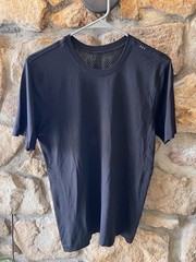 Lululemon Men’s Metal Vent Breathe Short Sleeve Shirt Black Size Small