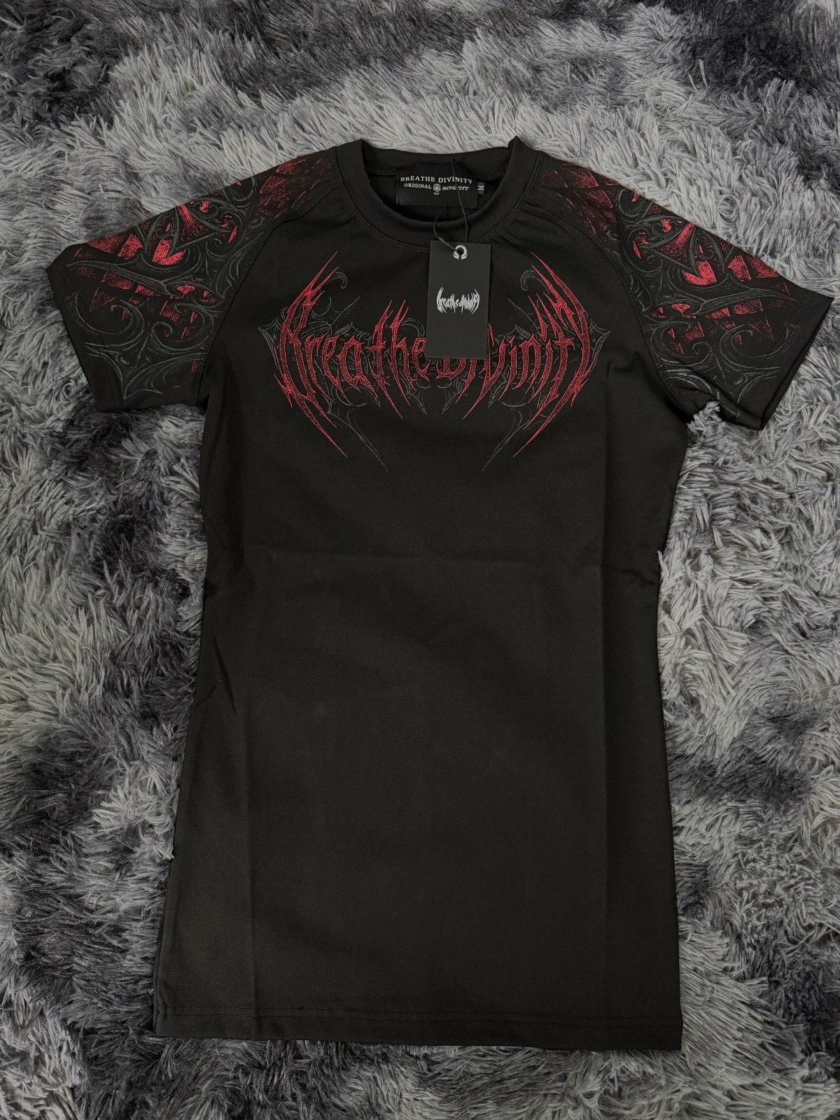 Breathe Divinity Compression Shirt gallery