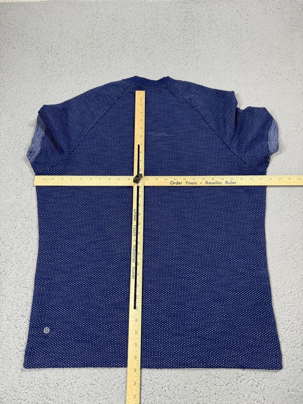 Lululemon Shirt Mens XL Blue Polka Dot Short Sleeve Raglan Athletic Gym Top gallery