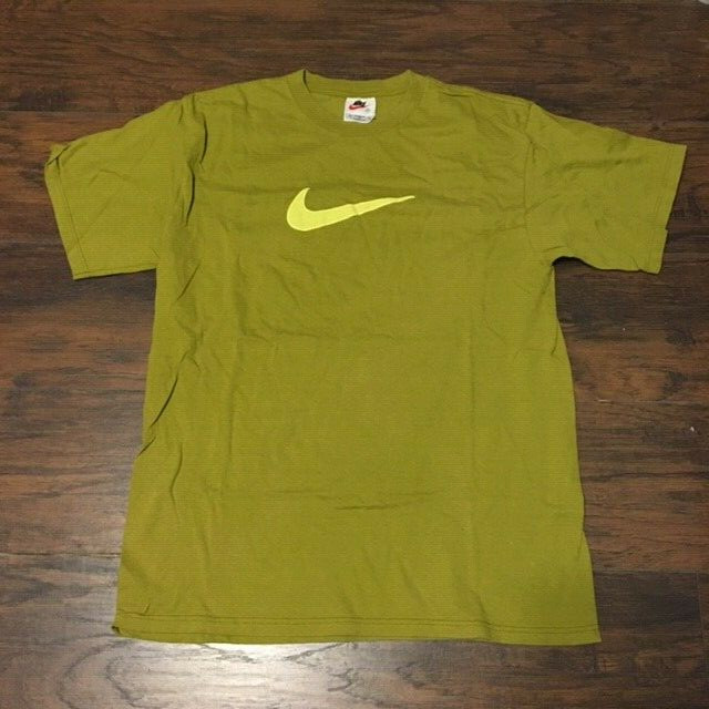 Nike Athletics Swoosh Vintage White Tag Yellow/Green Short Sleeve shirt Medium gallery