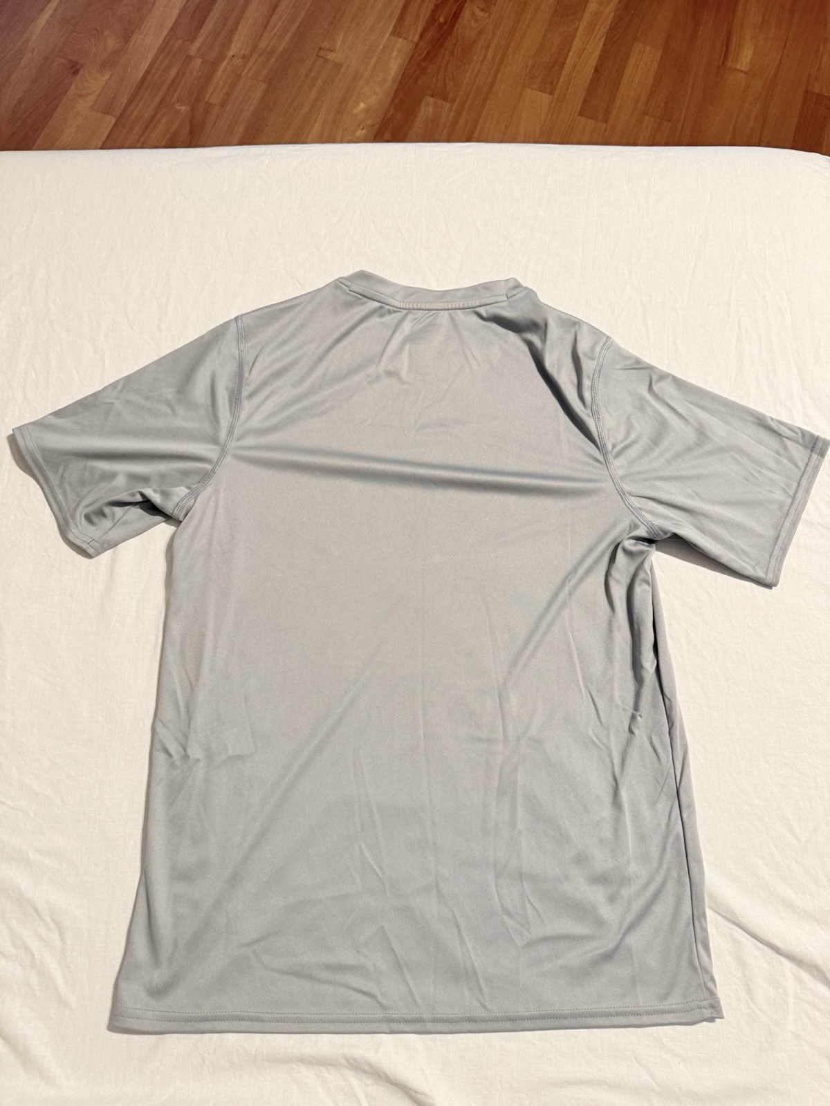 Speedo Men's Gray Lightweight Short Sleeve T-Shirt 100% Polyester Size S gallery