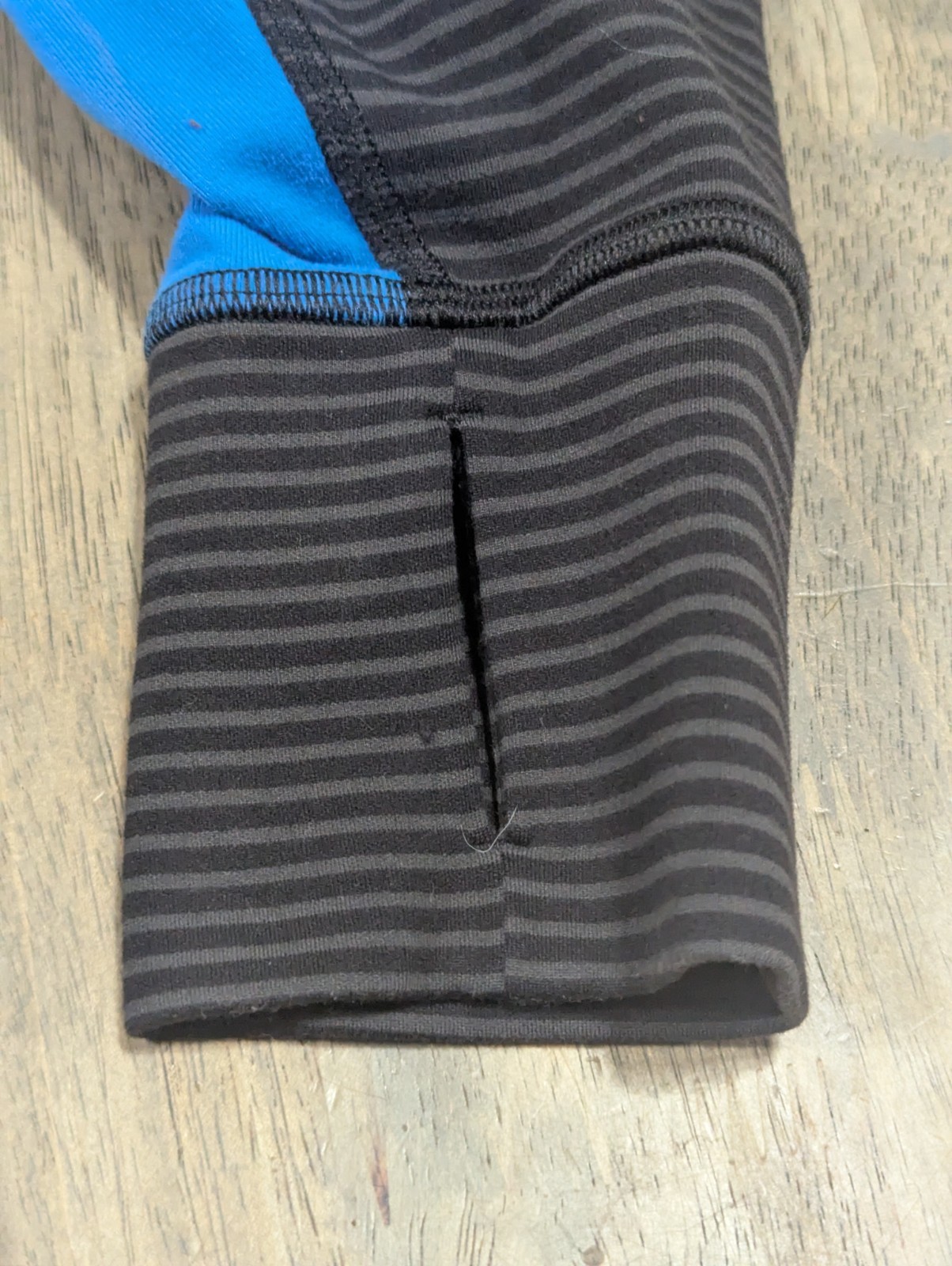 Lululemon Men's Velocity 1/4 Zip Mini Hyper Stripe Black Gray Blue Stretch Large gallery
