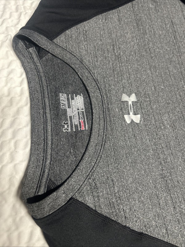 UnderArmor Men's Grey And Black Long-Sleeved Heatgear shirt Size small gallery