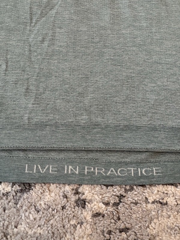 Lululemon Metal Vent Tech Long Sleeve Shirt 2.0 Green Size XL See Pics gallery