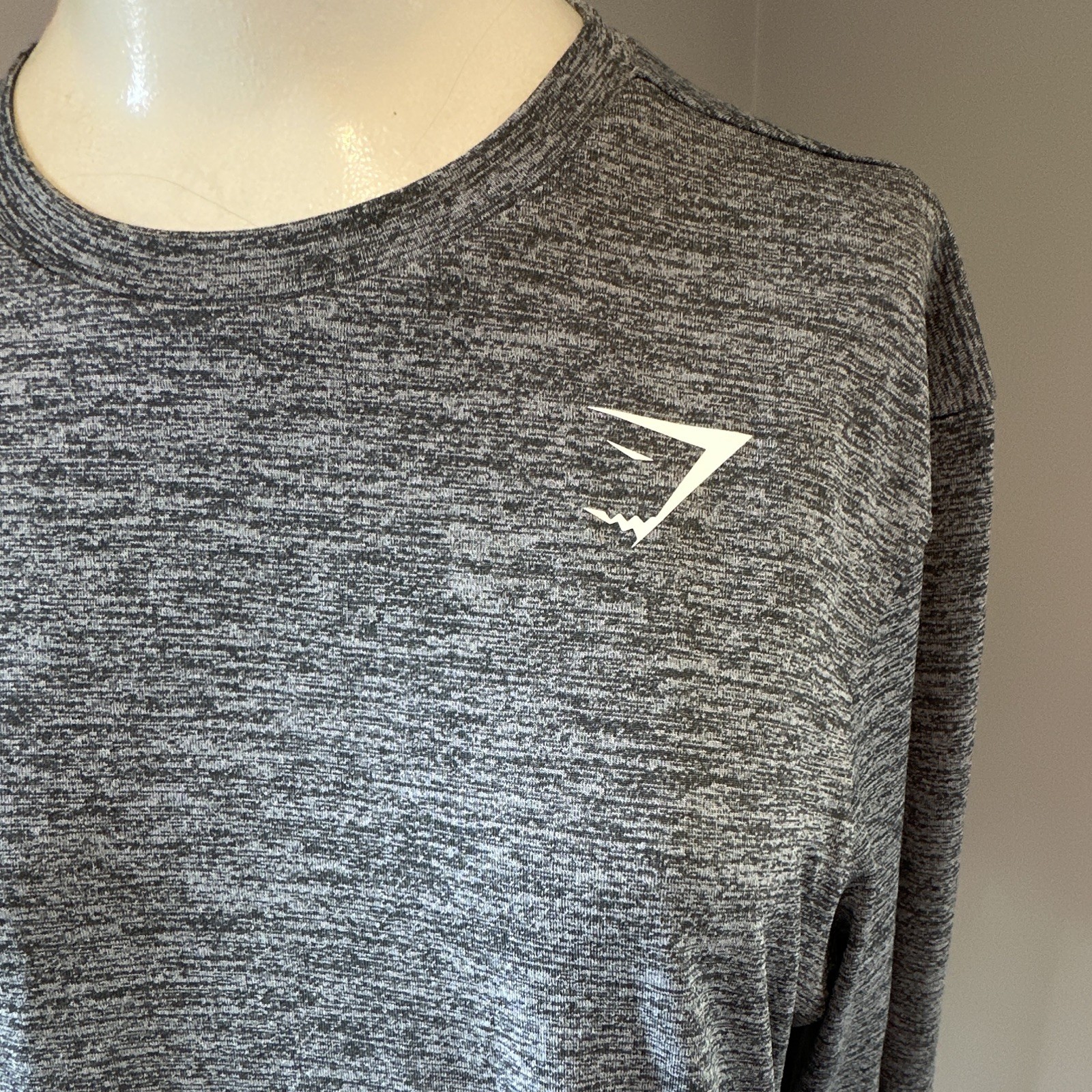 Gymshark Men's Heather Gray Long Sleeve Crew Neck Lightweight T-Shirt Size M gallery