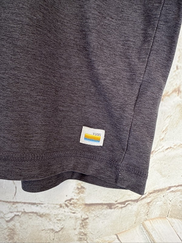 Vuori Men’s Strato Tech Tee - V126 - Chercoal Heather - XL gallery
