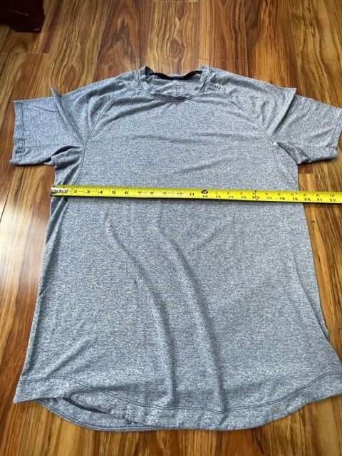 Lululemon Men's Short Sleeve Training Top, Gray, Medium Size gallery