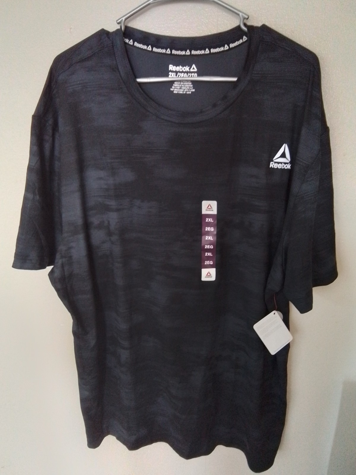 Reebok Men's Delta Core Short Sleeve T-Shirt 2XL Moisture Wicking Black Print gallery