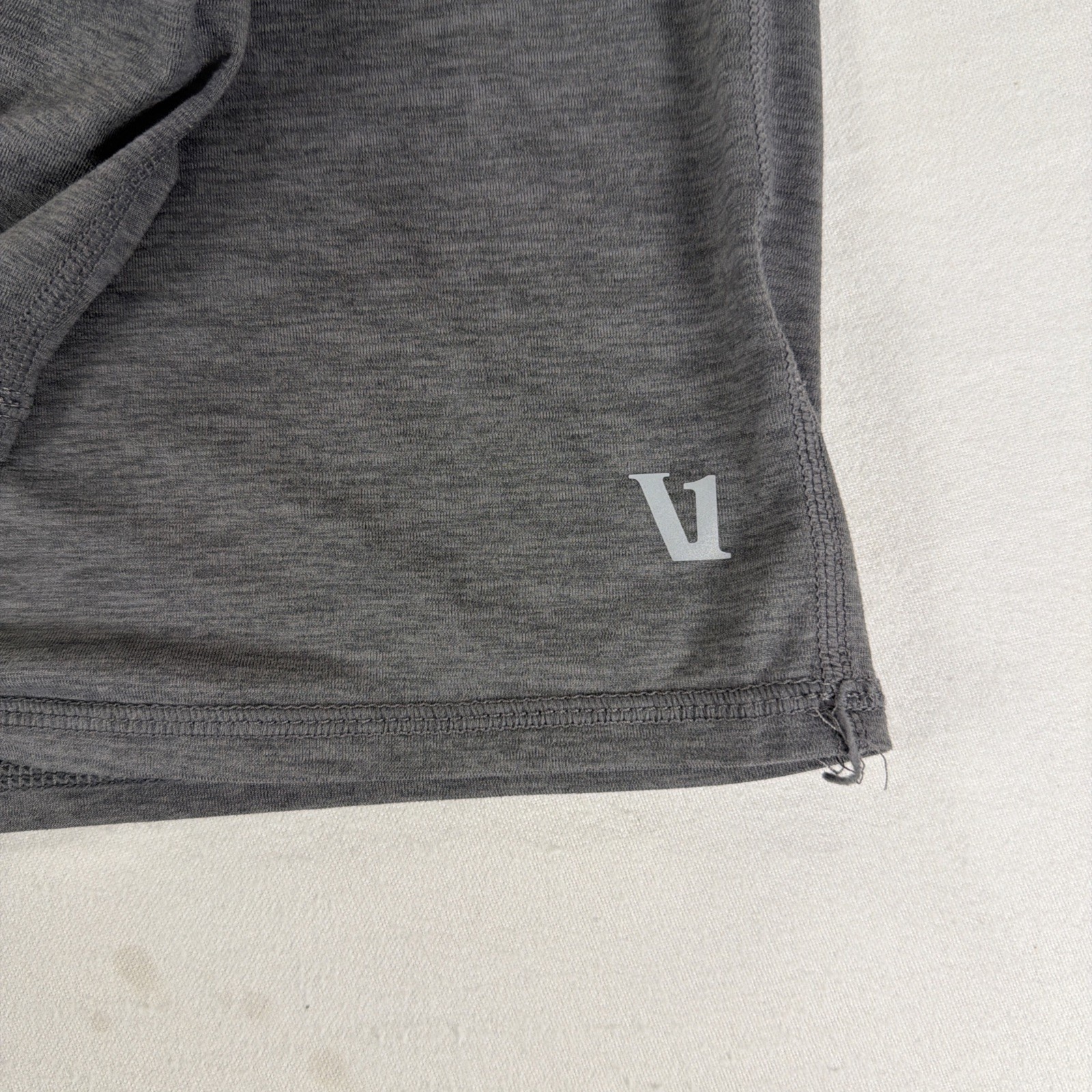 Vuori Ease Half Zip Long Sleeve Performance Pullover Gray Mens Size Medium - 1A gallery