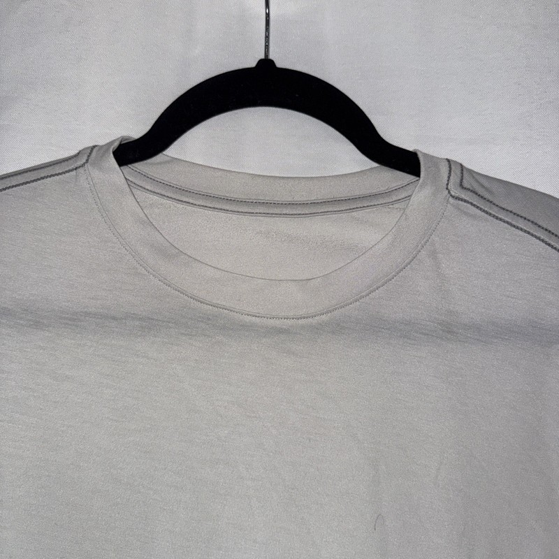 Vuori Current Tech Tee gallery
