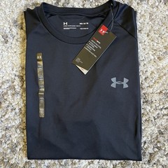 Under Armour UA Mens Shirt Workout Heat Gear Loose Compression Short Sleeve MED