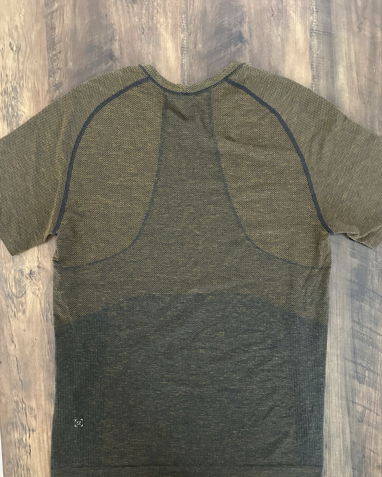 Lululemon Metal Vent Tech Shirt Mens M Short Sleeve Heathered Olive Green gallery