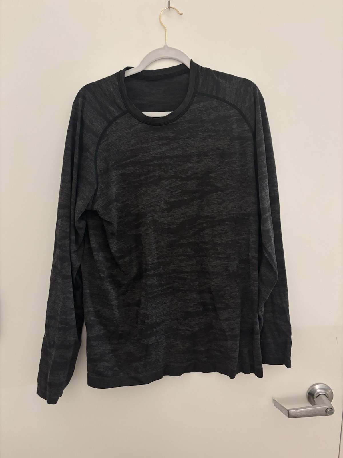 Lululemon Swiftly Tech Shirt Mens Large L Long Sleeve Dk Gray Athletic Stretch gallery