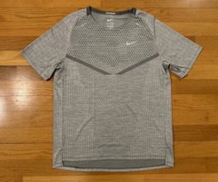 Nike Dri-FIT ADV Run Division Tech Knit Gray Running Shirt DM4753-084 Men’s XXL